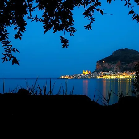 Casa Adriana チェファル