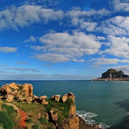 Casa Adriana チェファル