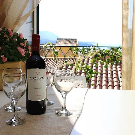 Casa Adriana アパート チェファル