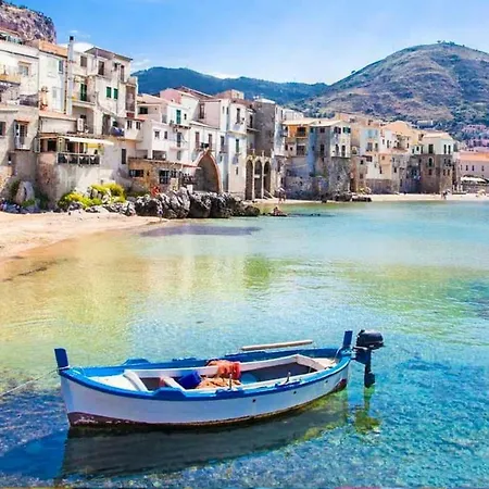 Casa Adriana * チェファル