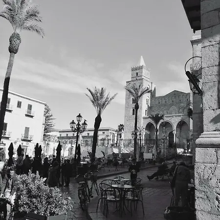 Casa Adriana * チェファル